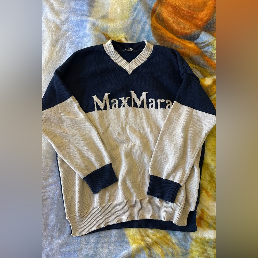 MaxMara Navy and White Sweater